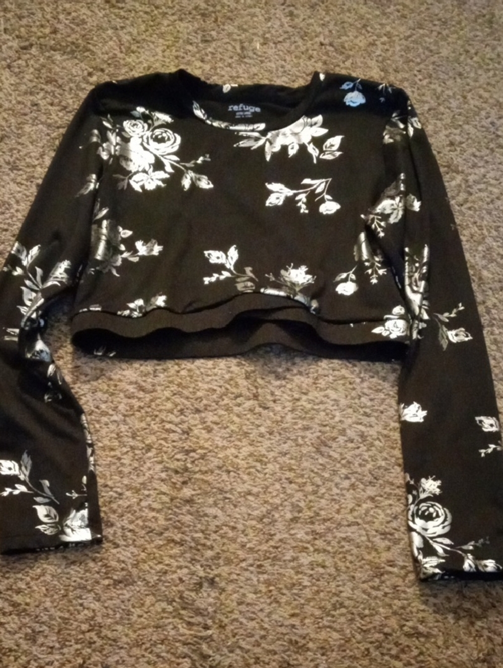 Refuge Black Cropped Floral Long Sleeve Top - Silver Print